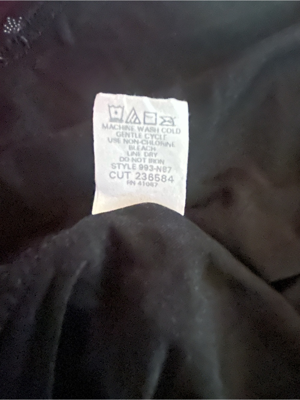 Briggs New York Black Tee with White Vine Motif - Picture 6 of 8